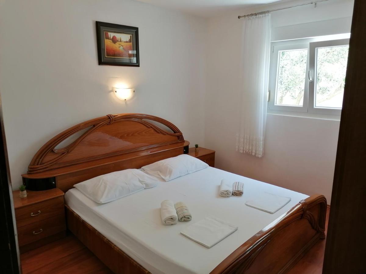 Apartments Lota Starigrad Exterior photo