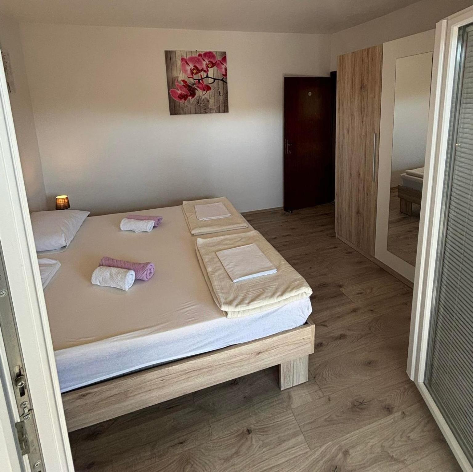 Apartments Lota Starigrad Exterior photo