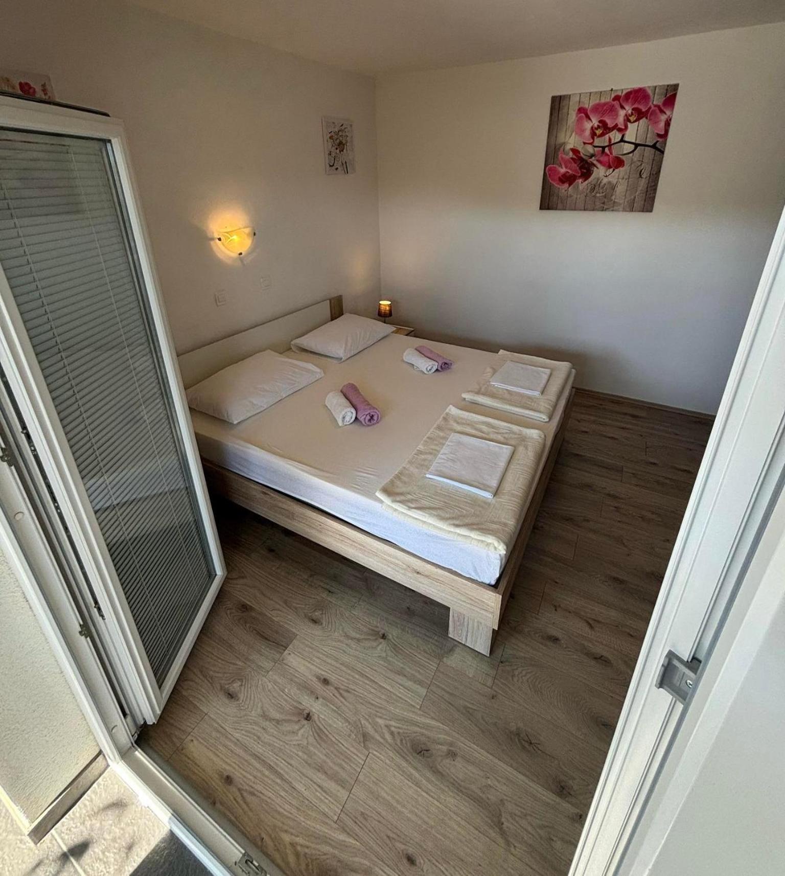 Apartments Lota Starigrad Exterior photo